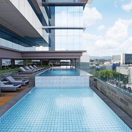Yello Hotel Paskal Bandung Exterior photo