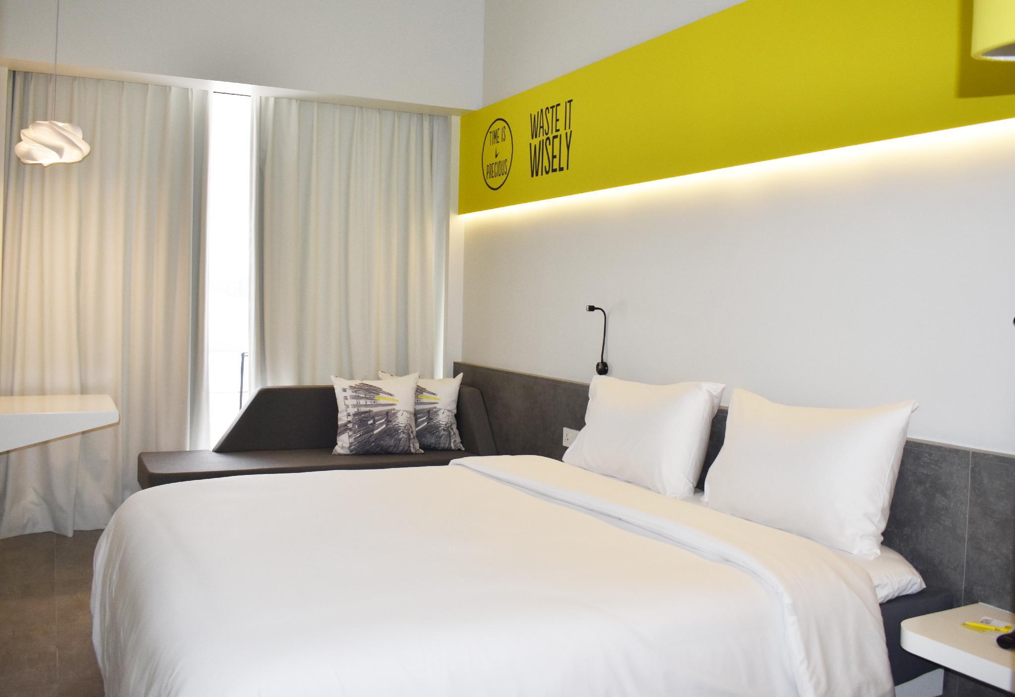 Yello Hotel Paskal Bandung Exterior photo