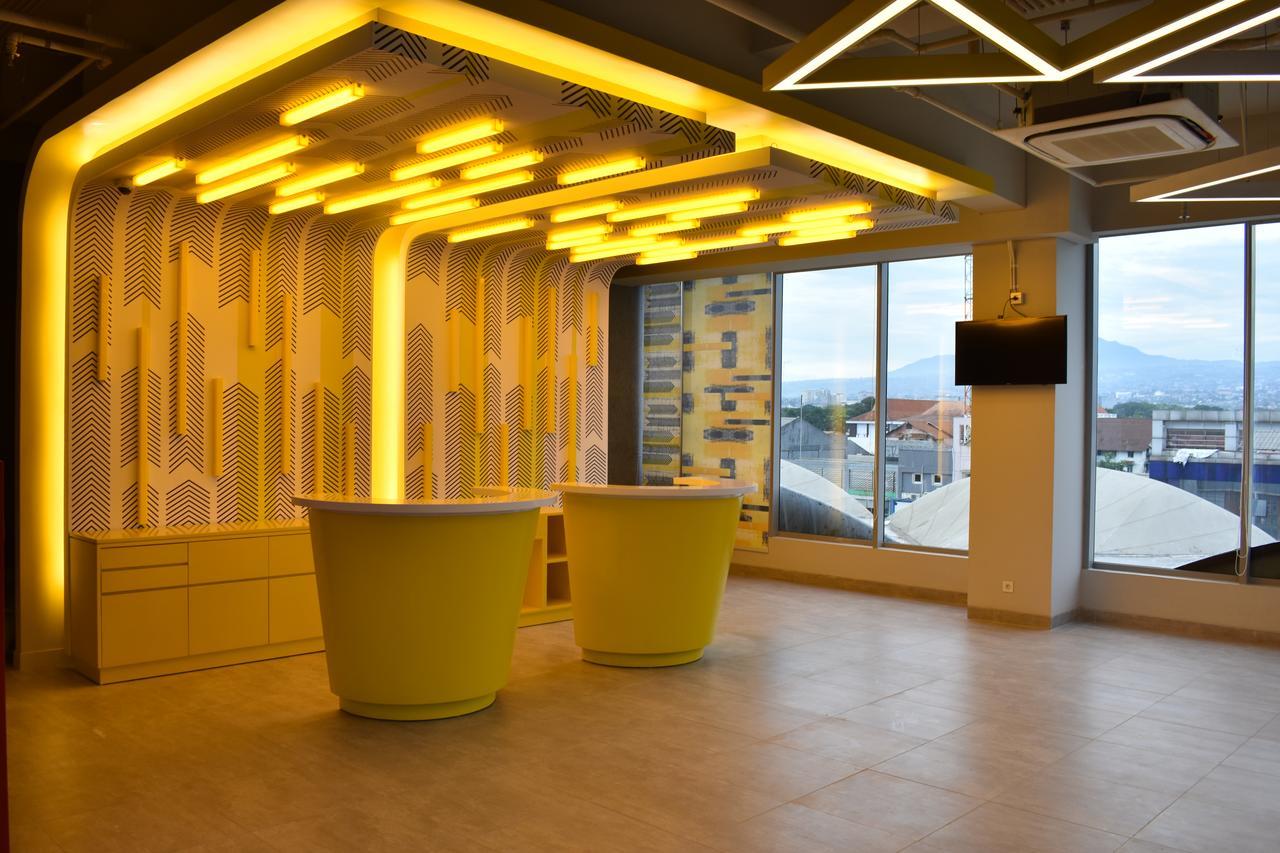 Yello Hotel Paskal Bandung Exterior photo
