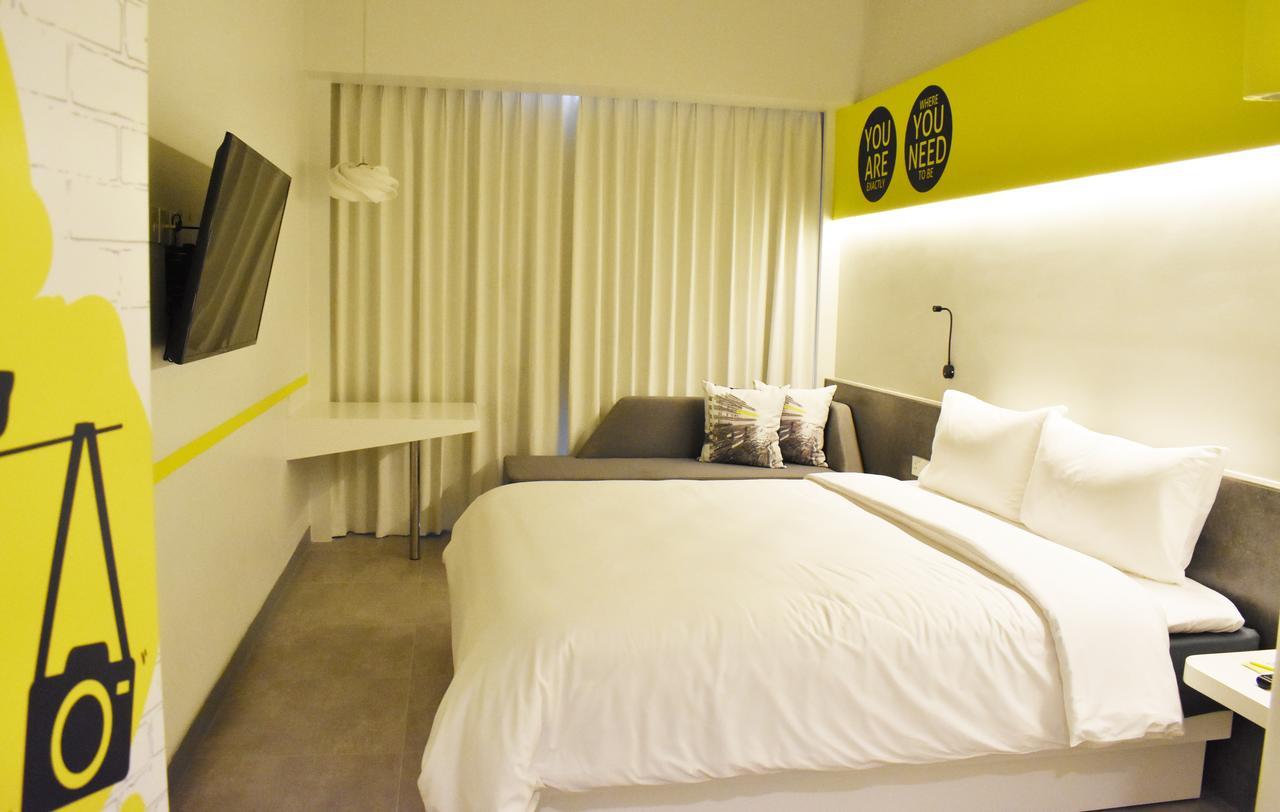 Yello Hotel Paskal Bandung Exterior photo