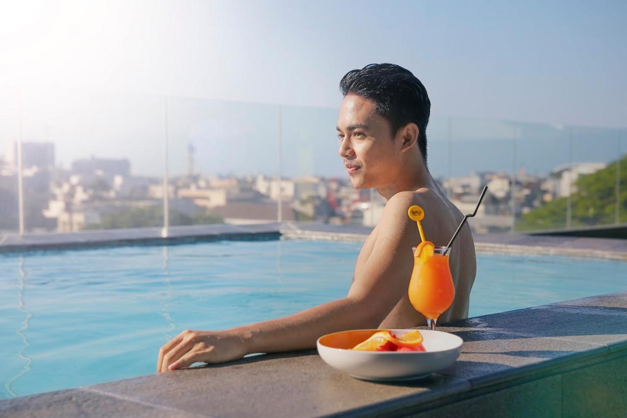 Yello Hotel Paskal Bandung Exterior photo