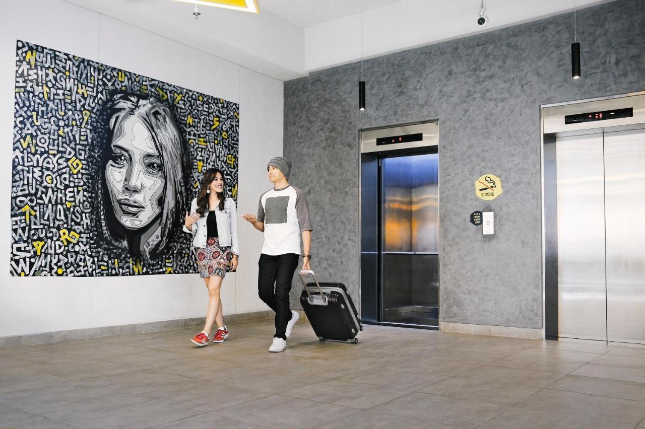 Yello Hotel Paskal Bandung Exterior photo